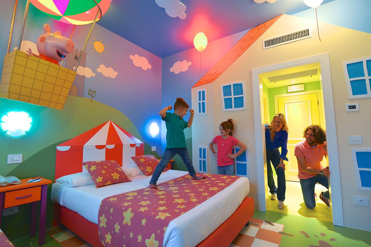 Gardaland Hotel, camera a tema Peppa Pig Notti da fiaba: dieci hotel per far vivere ai bimbi magiche vacanze